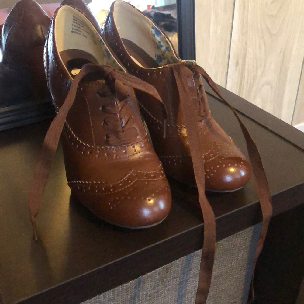 Faux Leather Oxford High Heels with Ribbon Lacings